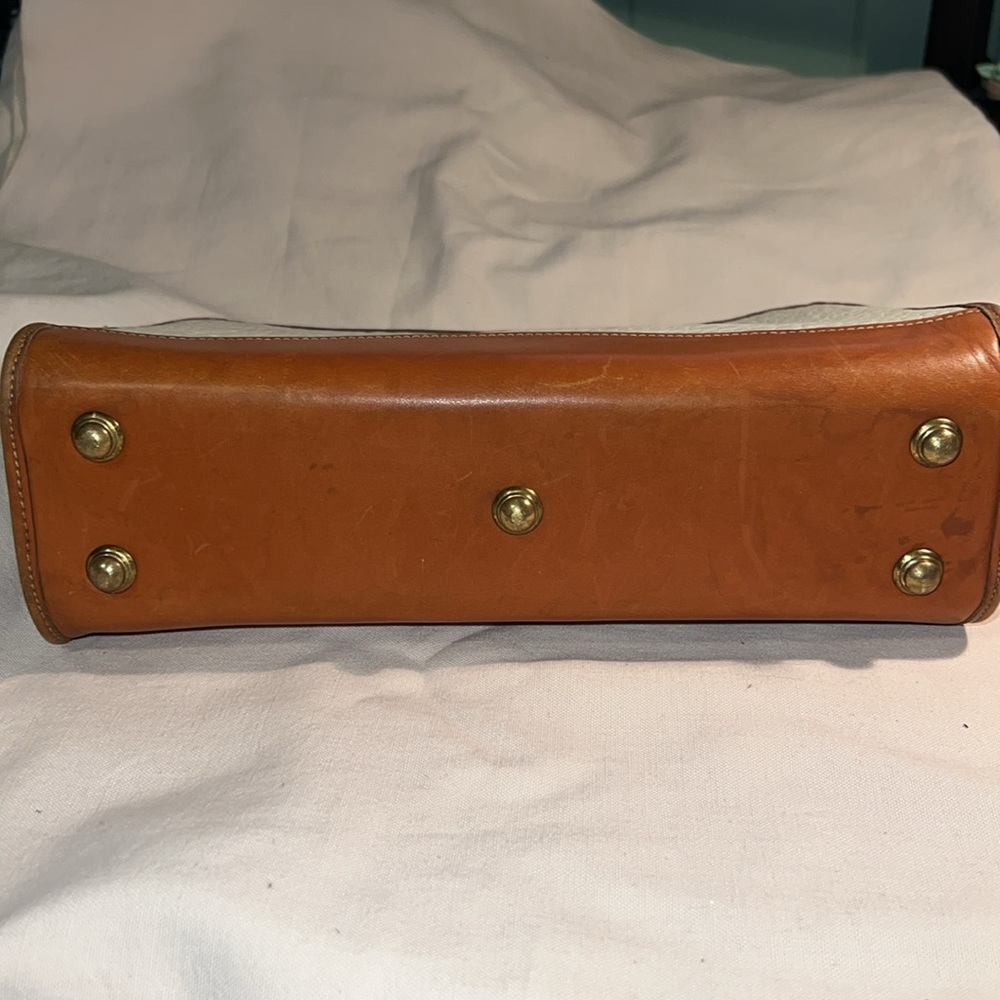 Vintage, Dooney and Bourke Handbag, Crossbody Style, All Weather leather - Picture 8 of 10